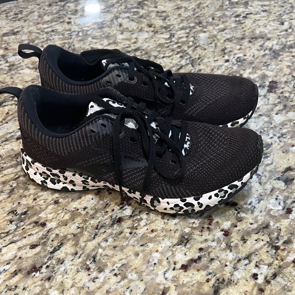 Brooks Women's Black and White Athletic Shoes